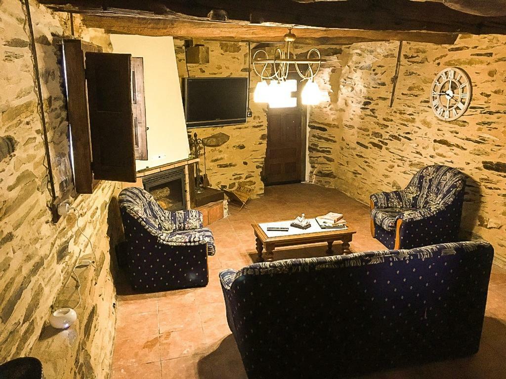 Casa Rural Bierzo Encantado Valle de Finolledo Eksteriør bilde