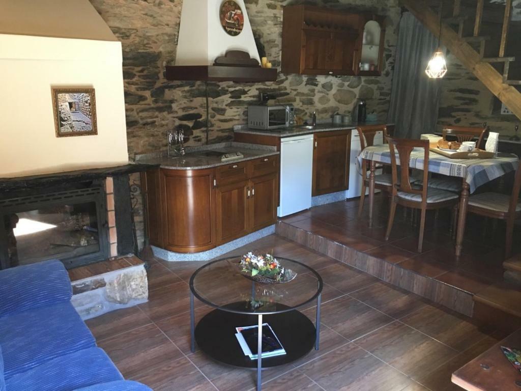Casa Rural Bierzo Encantado Valle de Finolledo Eksteriør bilde
